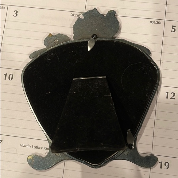 HEART SHAPED SILVER TONE PICTURE FRAME 4x4 - Picture 2 of 4